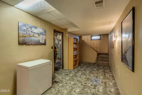 Entry Way - 1405 Monte Dr NW, Mandan, ND 58554 photo 6 of 6