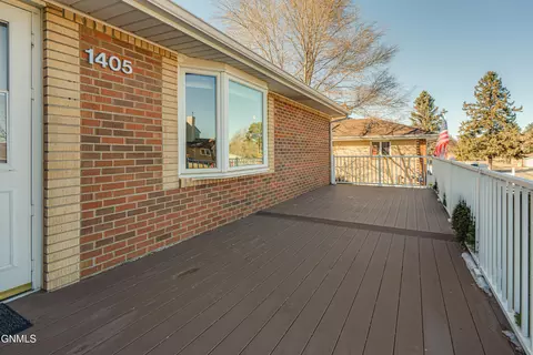 Exterior - 1405 Monte Dr NW, Mandan, ND 58554 photo 10 of 10