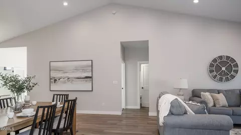 1109 Chippewa Loop NE, Mandan, ND 58554 photo 18