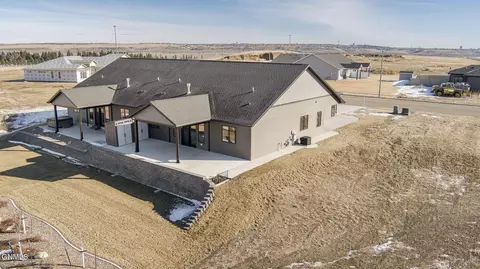1109 Chippewa Loop NE, Mandan, ND 58554 photo 45