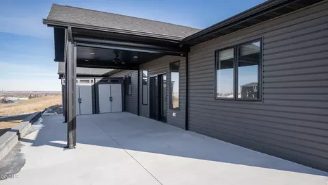1109 Chippewa Loop NE, Mandan, ND 58554 photo 46