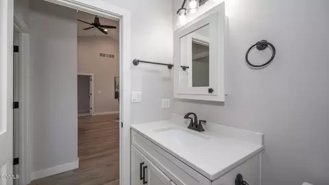 1109 Chippewa Loop NE, Mandan, ND 58554 photo 38