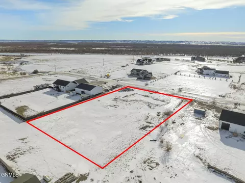 13909 Western Way, Williston, ND 58801 photo 2