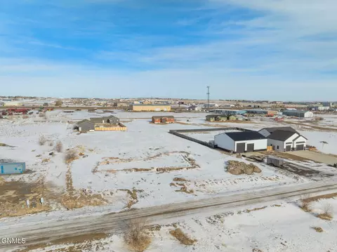 13909 Western Way, Williston, ND 58801 photo 5