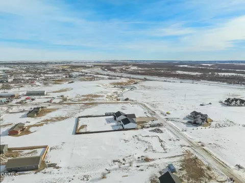 13909 Western Way, Williston, ND 58801 photo 13