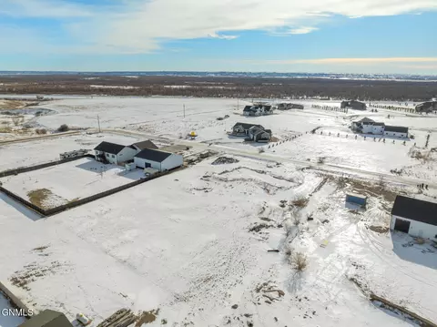13909 Western Way, Williston, ND 58801 photo 10