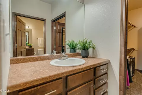 Bath - 4203 Boulder Ridge Rd, Bismarck, ND 58503 photo 1 of 5