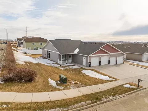 View/Area - 4203 Boulder Ridge Rd, Bismarck, ND 58503 photo 1 of 8