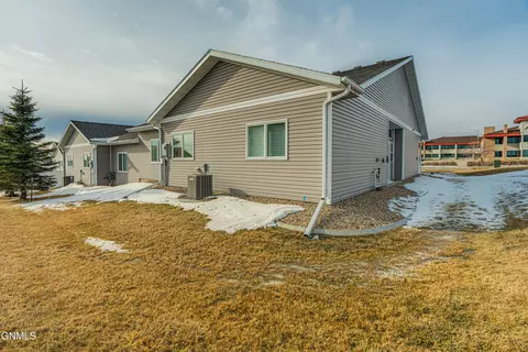 Exterior - 4203 Boulder Ridge Rd, Bismarck, ND 58503 photo 11 of 16