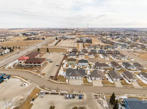 View/Area - 4203 Boulder Ridge Rd, Bismarck, ND 58503 photo 4 of 8