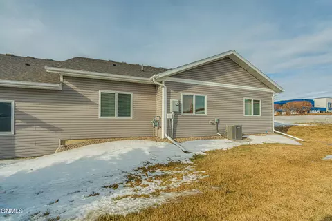 Exterior - 4203 Boulder Ridge Rd, Bismarck, ND 58503 photo 16 of 16