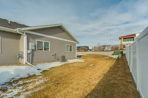 Exterior - 4203 Boulder Ridge Rd, Bismarck, ND 58503 photo 15 of 16