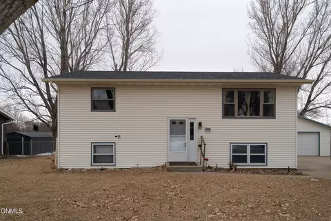 50 Mcdougall Dr, Lincoln, ND 58504