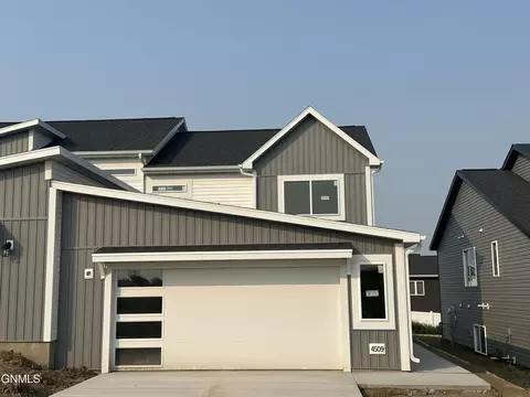 4509 47th St NW, Mandan, ND 58554