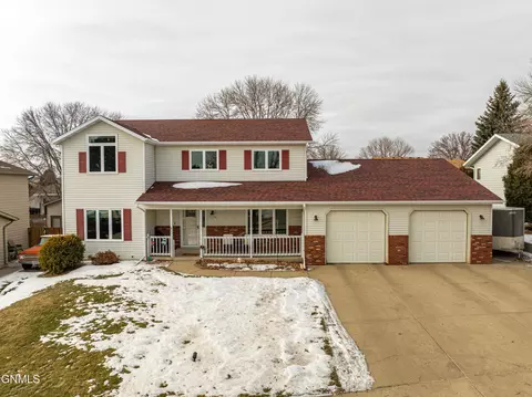 2028 N Bell St, Bismarck, ND 58501