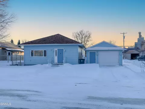 208 1st Ave E, Powers Lake, ND 58773