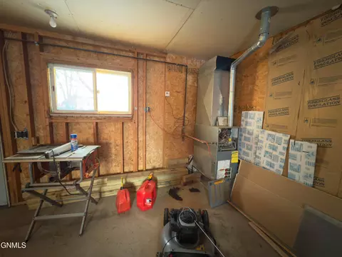 208 1st Ave E, Powers Lake, ND 58773 photo 32