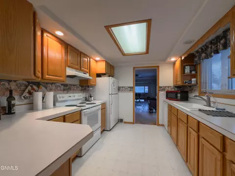 208 1st Ave E, Powers Lake, ND 58773 photo 21