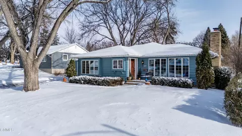 715 Bell St, Bismarck, ND 58501