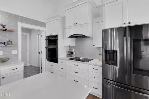 Kitchen - 234 Cobblestone Loop SW, Mandan, ND 58554 photo 2 of 19