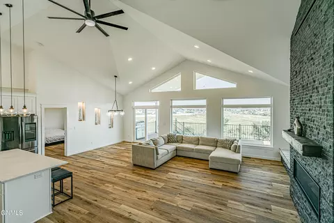 Living - 234 Cobblestone Loop SW, Mandan, ND 58554 photo 10 of 10