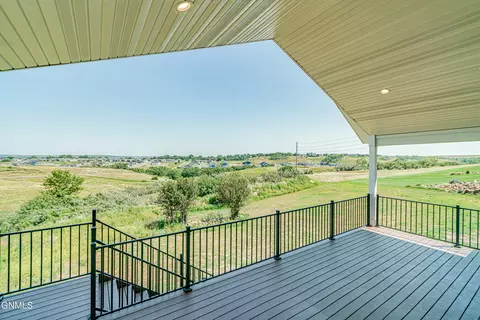 Exterior - 234 Cobblestone Loop SW, Mandan, ND 58554 photo 18 of 26