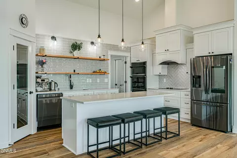 Kitchen - 234 Cobblestone Loop SW, Mandan, ND 58554 photo 7 of 19