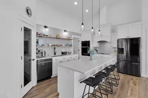 Kitchen - 234 Cobblestone Loop SW, Mandan, ND 58554 photo 4 of 19
