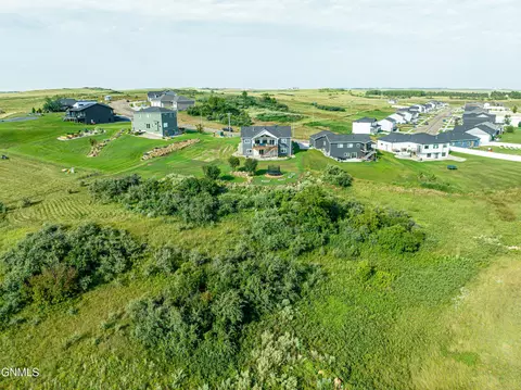 View/Area - 234 Cobblestone Loop SW, Mandan, ND 58554 photo 9 of 18