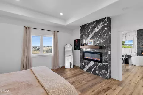 Bedroom - 234 Cobblestone Loop SW, Mandan, ND 58554 photo 4 of 13