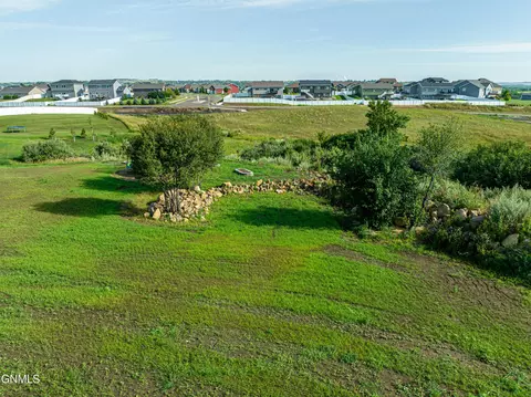View/Area - 234 Cobblestone Loop SW, Mandan, ND 58554 photo 13 of 18
