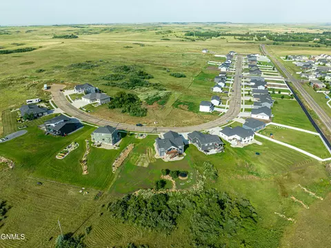 View/Area - 234 Cobblestone Loop SW, Mandan, ND 58554 photo 14 of 18