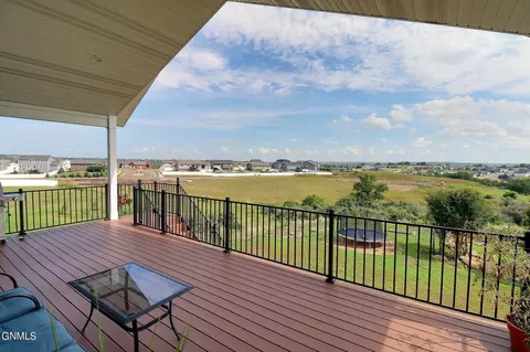 Exterior - 234 Cobblestone Loop SW, Mandan, ND 58554 photo 9 of 26