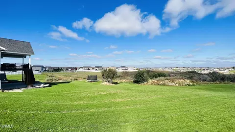 Exterior - 234 Cobblestone Loop SW, Mandan, ND 58554 photo 4 of 26
