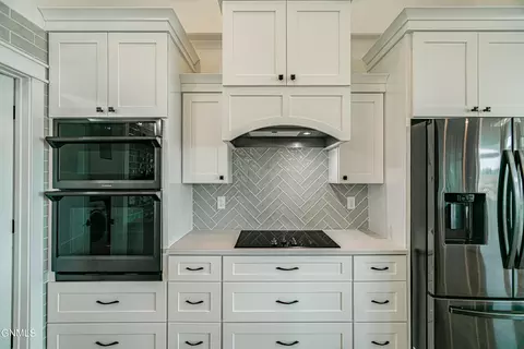 Kitchen - 234 Cobblestone Loop SW, Mandan, ND 58554 photo 13 of 19