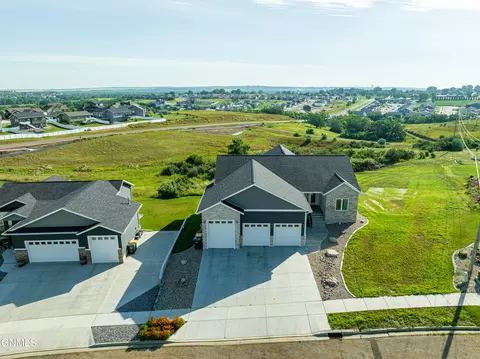 View/Area - 234 Cobblestone Loop SW, Mandan, ND 58554 photo 7 of 18
