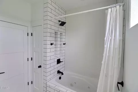 Bath - 234 Cobblestone Loop SW, Mandan, ND 58554 photo 5 of 6