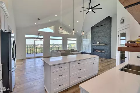 Kitchen - 234 Cobblestone Loop SW, Mandan, ND 58554 photo 12 of 19