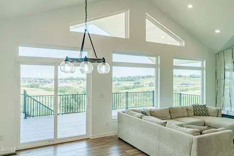 Living - 234 Cobblestone Loop SW, Mandan, ND 58554 photo 9 of 10