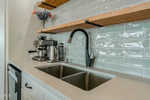 Kitchen - 234 Cobblestone Loop SW, Mandan, ND 58554 photo 17 of 19