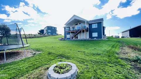 Exterior - 234 Cobblestone Loop SW, Mandan, ND 58554 photo 5 of 26