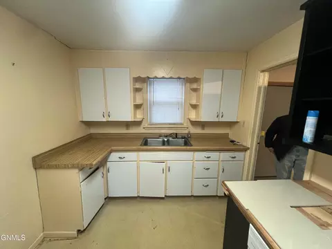 510 Collins Ave, Mandan, ND 58554 photo 6