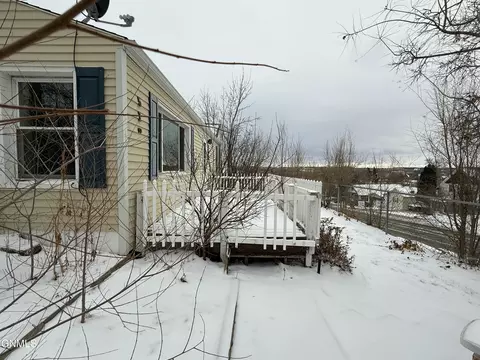 510 Collins Ave, Mandan, ND 58554 photo 2