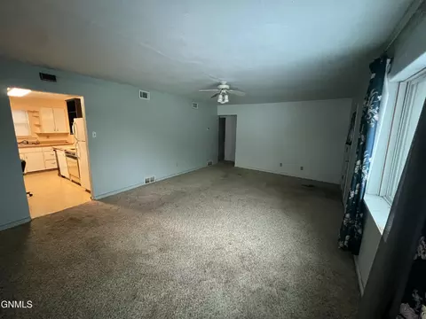 510 Collins Ave, Mandan, ND 58554 photo 5