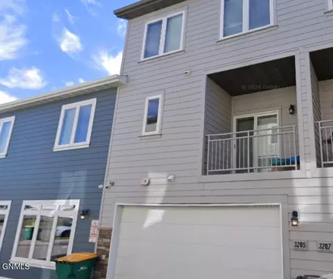 3205 Kenner Lp, Bismarck, ND 58504