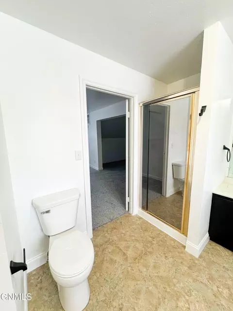 Bath - 614 3rd Ave W, Williston, ND 58801 photo 11 of 12