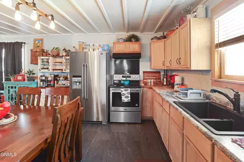 1115 11th St W, Williston, ND 58801 photo 6