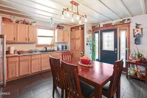 1115 11th St W, Williston, ND 58801 photo 8