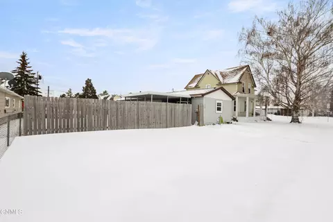 1115 11th St W, Williston, ND 58801 photo 2