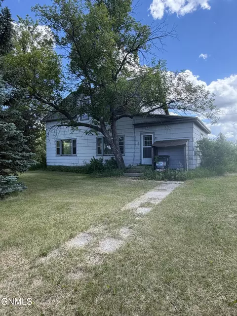 301 4th Ave W, Columbus, ND 58727